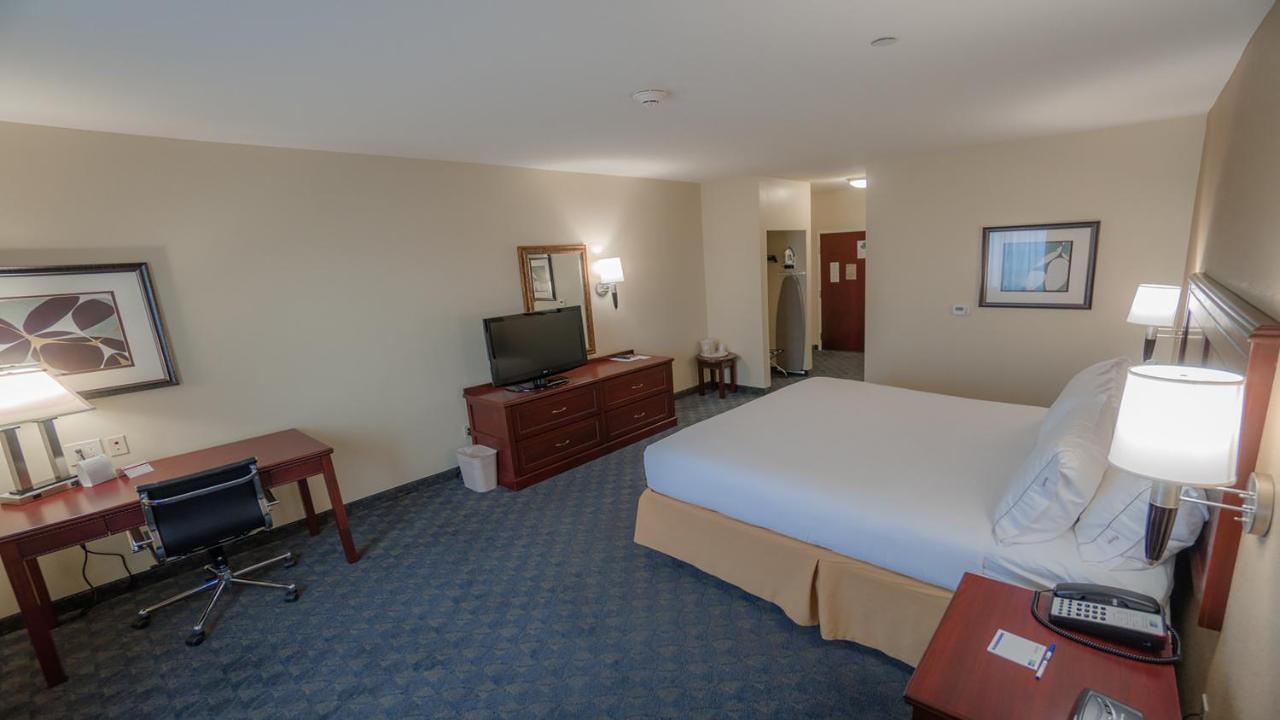 Holiday Inn Express Hotel & Suites Pampa By Ihg Rom bilde