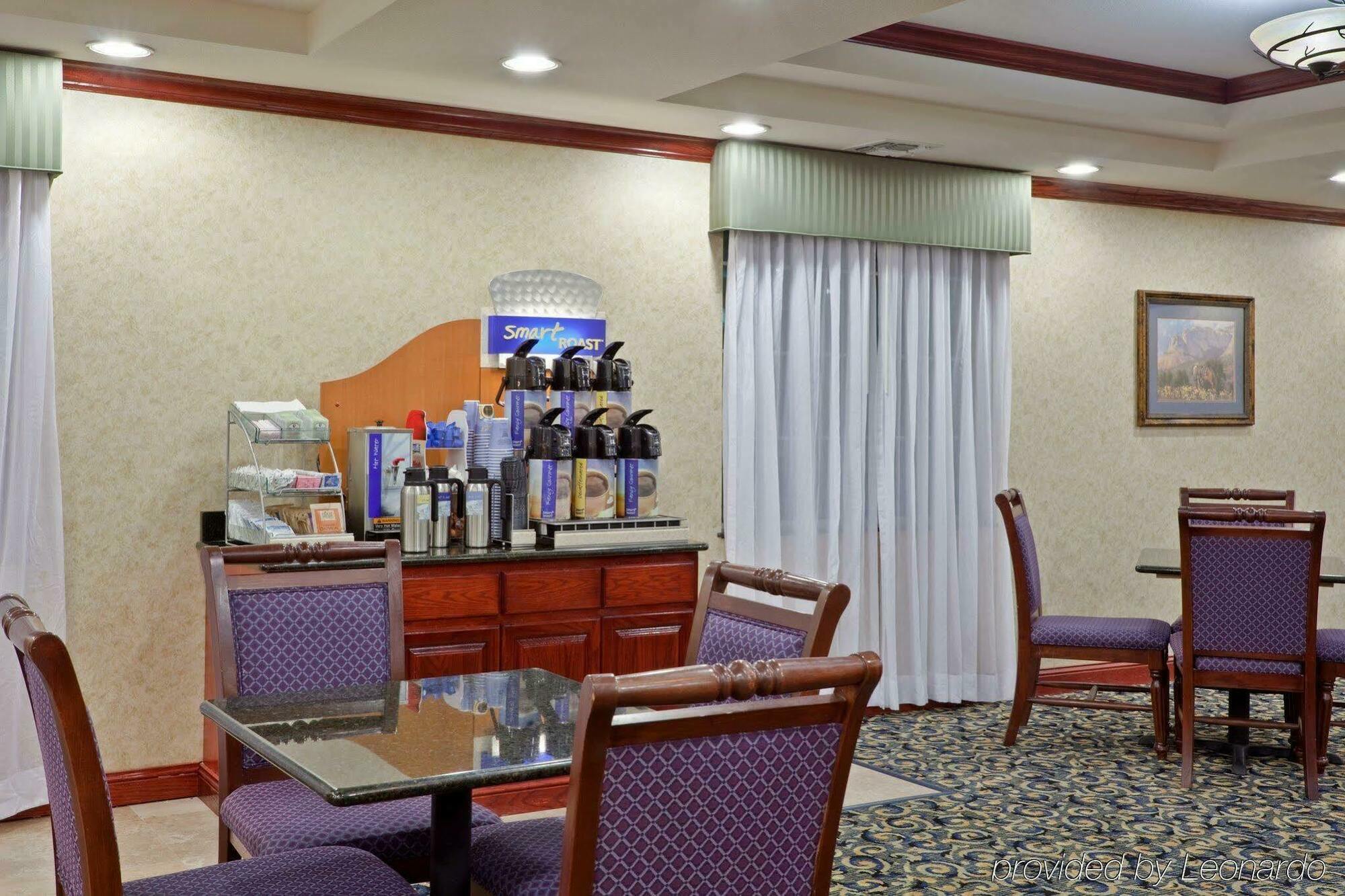 Holiday Inn Express Hotel & Suites Pampa, An Ihg Hotel Restaurant bilde